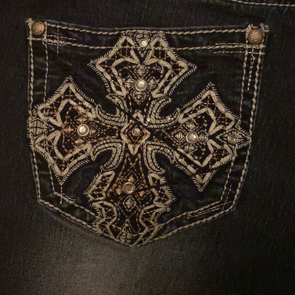 A.N.A. Women’s Bermuda Rhinestone Shorts Size 8 - Picture 8 of 13